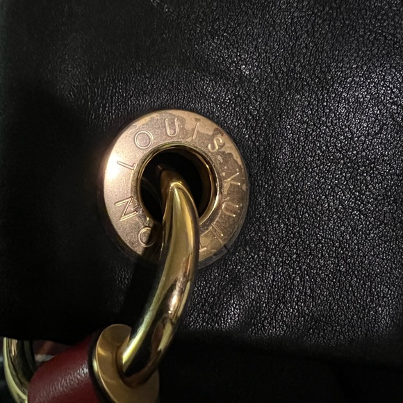 Louis Vuitton Tuileries Hobo - Picture 13 of 13